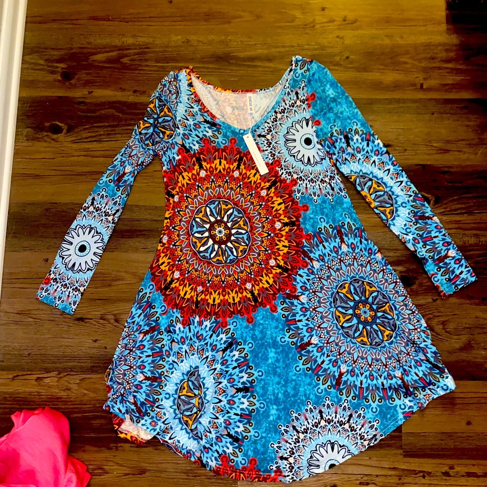 Aztec never worn long sleeved flowy dress